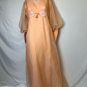 UNBRANDED VINTAGE PEACH & WHITE COLORED DRESS W FLORAL ACCENT STUNNER!!!